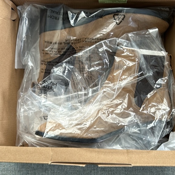 J. Crew Chelsea Tan Suede Ankle Boots Size 8 - Picture 7 of 10